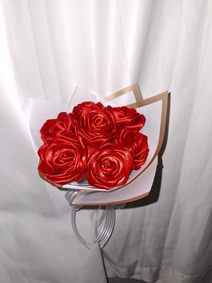 Kırmızı Kurdele Çiçek Buketi - Görsel 5