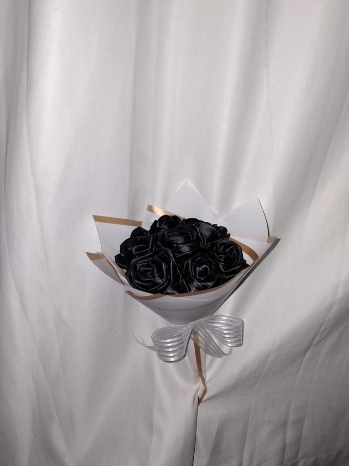 Siyah Kurdele Çiçek Buketi - Görsel 2