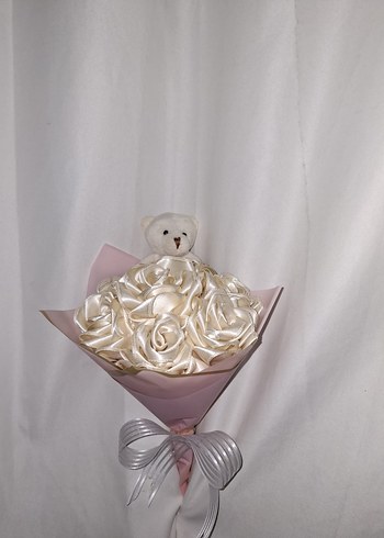 Krem Kurdele Çiçek Buketi (Ayıcıklı) - Görsel 2