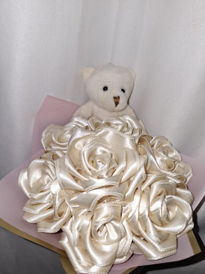 Krem Kurdele Çiçek Buketi (Ayıcıklı) - Görsel 5