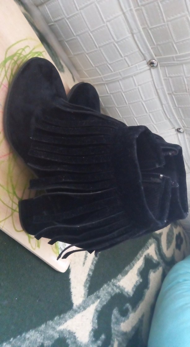 Siyah Süet Püsküllü Kadın Dolgu Topuk Bot - Görsel 2