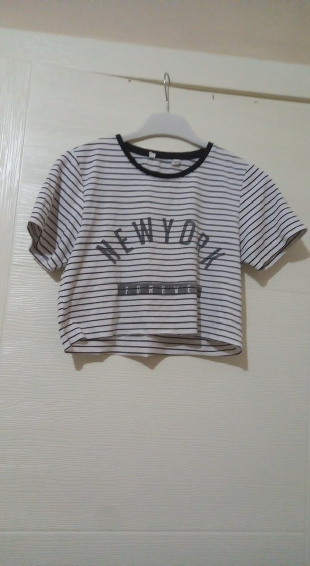 Beyaz Çizgili Baskılı Crop Top - Görsel 2