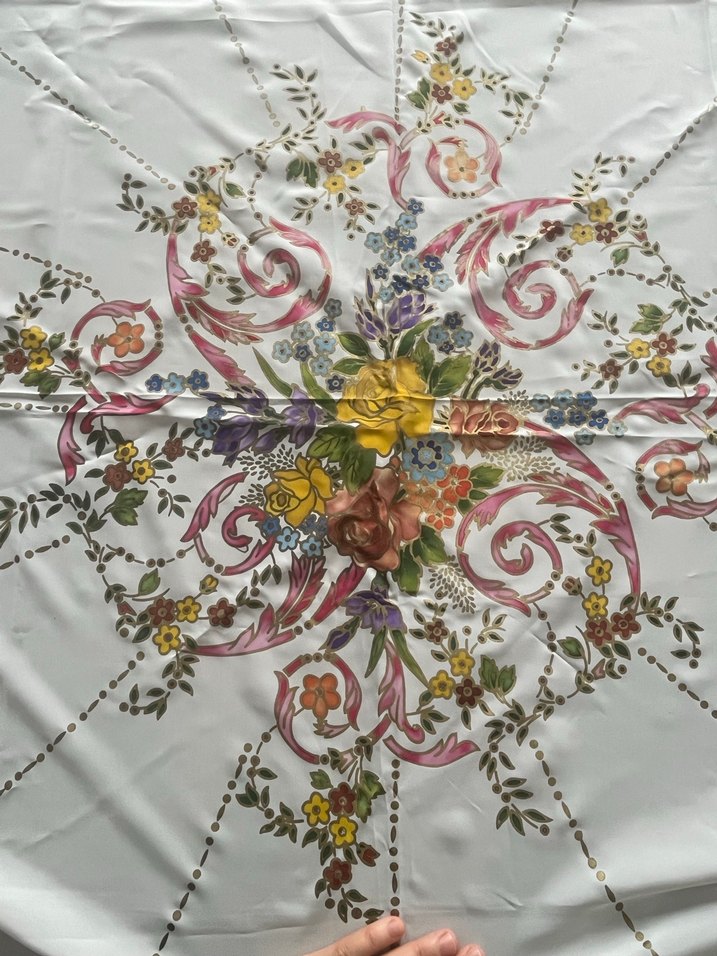 Yuvarlak desenli canlı renklı boyama Masa Örtüsü - Görsel 3