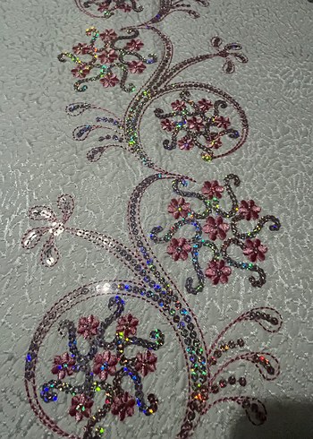 Nakışlı Beyaz Yatak Örtüsü - Görsel 4