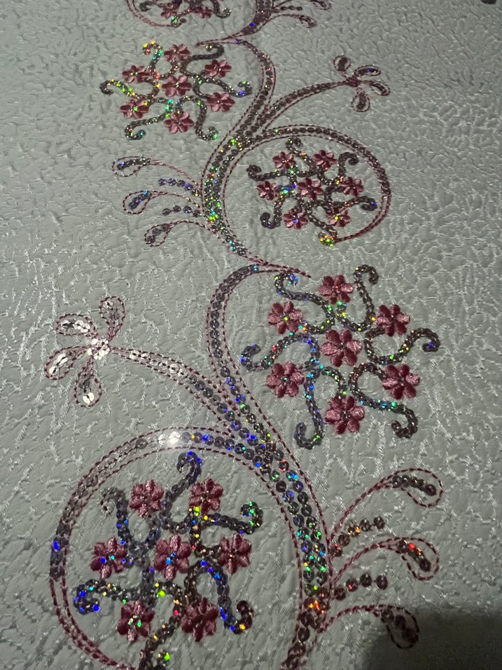 Nakışlı Beyaz Yatak Örtüsü - Görsel 4