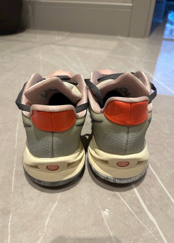 Nike Kyrie Low 4 - Orijinal Basketbol Ayakkabısı-Temiz/Sorunsuz - Görsel 4