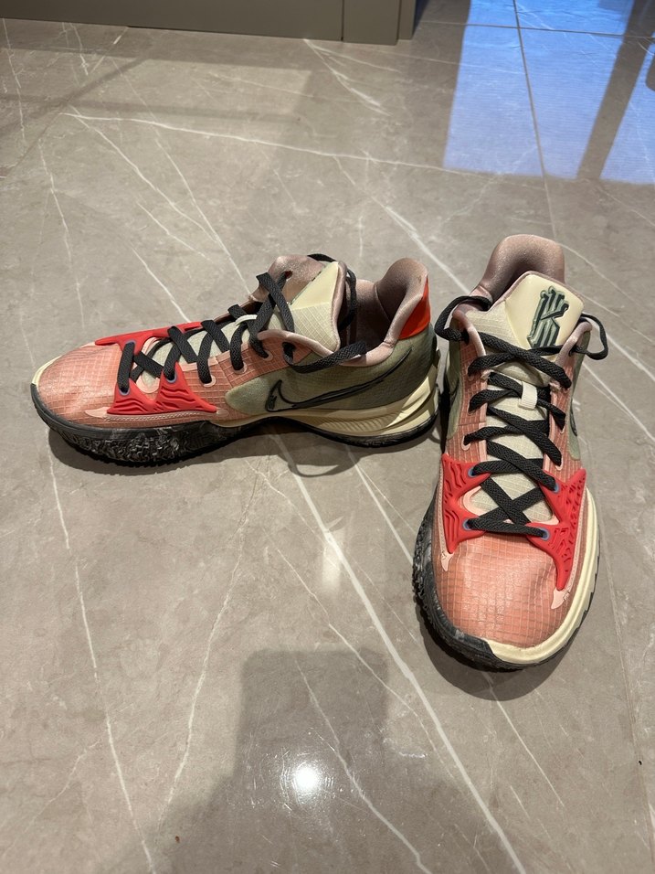 Nike Kyrie Low 4 - Orijinal Basketbol Ayakkabısı-Temiz/Sorunsuz - Görsel 2