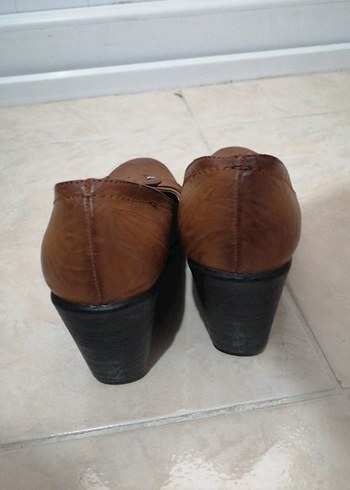 Bej Kemerli Dolgu Topuk Kadın Ayakkabı - Görsel 4