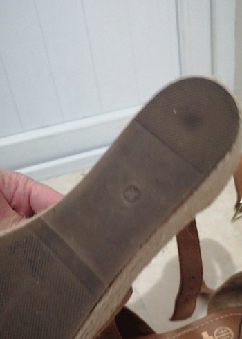 Bej Süet Kadın Dolgu Topuklu Sandalet - Görsel 3