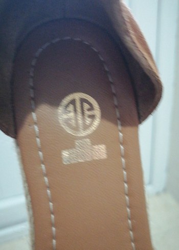 Bej Süet Kadın Dolgu Topuklu Sandalet - Görsel 4