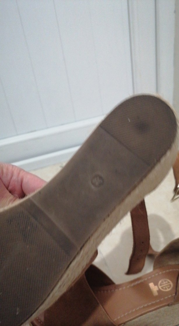 Bej Süet Kadın Dolgu Topuklu Sandalet - Görsel 3