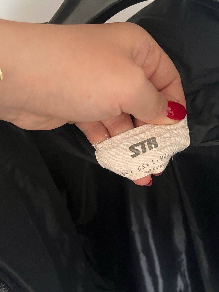 Siyah Kısa Kesim Kadın Kışlık Mont - Görsel 4