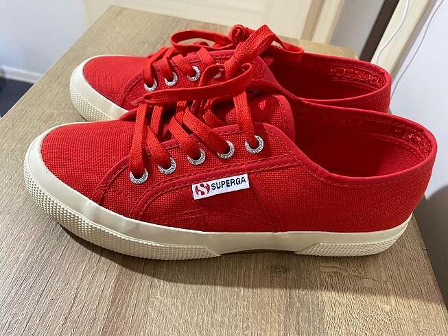 36 Beden KIRMIZI SUPERGA (sıfır ürün)