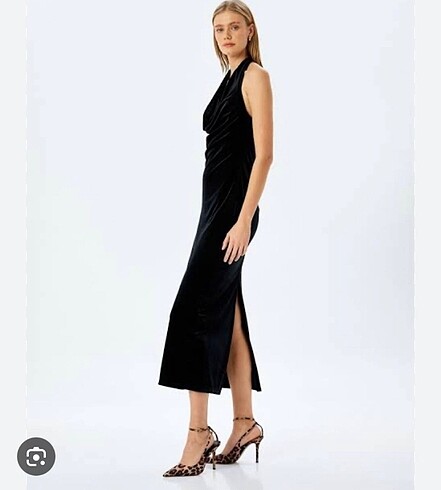 Bershka BERSHKA SİYAH HALTER YAKA ELBİSE
