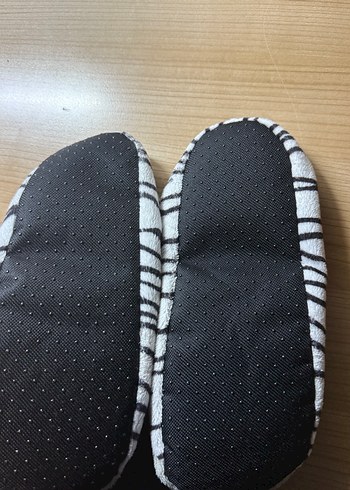 Kız Çocuk Gri Zebra Desenli Sıcak Ev Terliği - Görsel 3