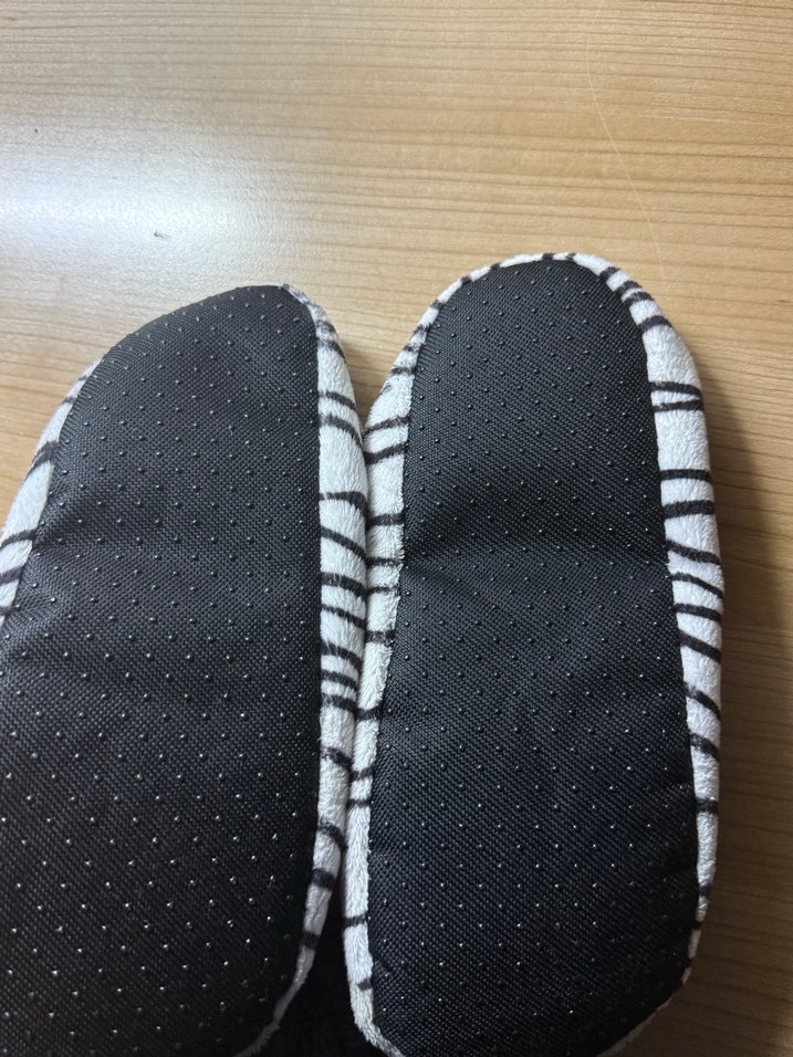 Kız Çocuk Gri Zebra Desenli Sıcak Ev Terliği - Görsel 3