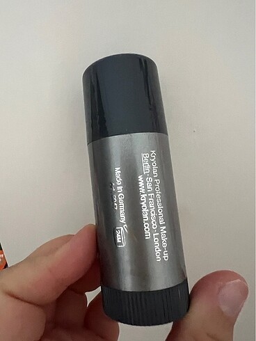 Beden Kryolan kontür stick olarak kullanıyordum ben bu tonu