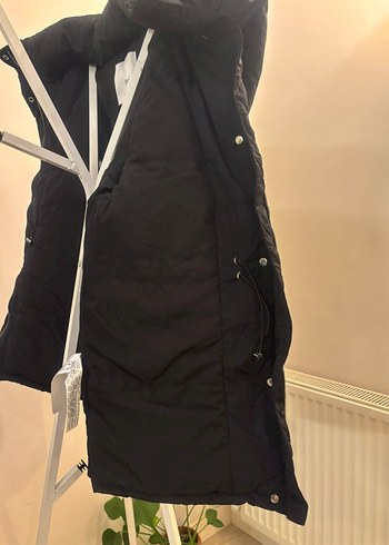 Siyah Kapüşonlu Kadın Kışlık Mont - Görsel 4