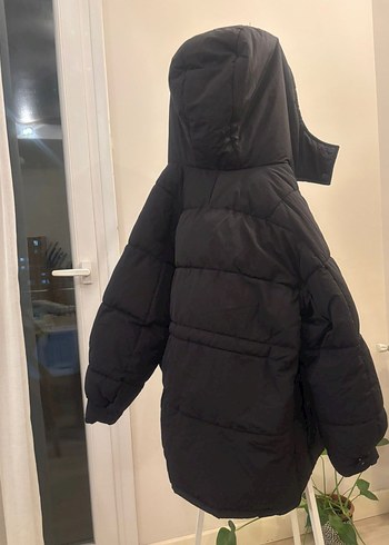 Siyah Kapüşonlu Kadın Kışlık Mont - Görsel 2