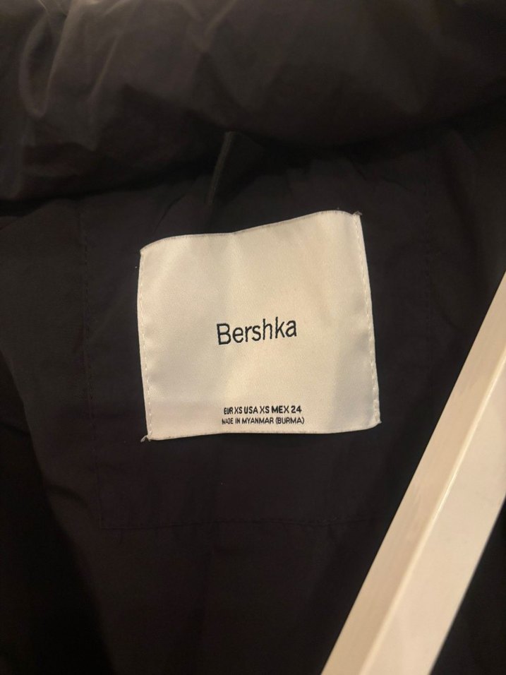 Siyah Kapüşonlu Kadın Kışlık Mont - Görsel 5