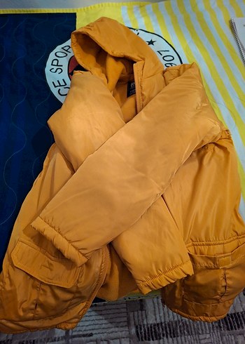 Parlak Sarı Erkek Çocuk Kapüşonlu Yağmurluk - Görsel 3