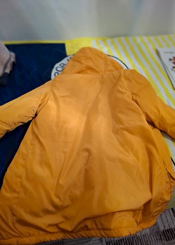 Parlak Sarı Erkek Çocuk Kapüşonlu Yağmurluk - Görsel 4