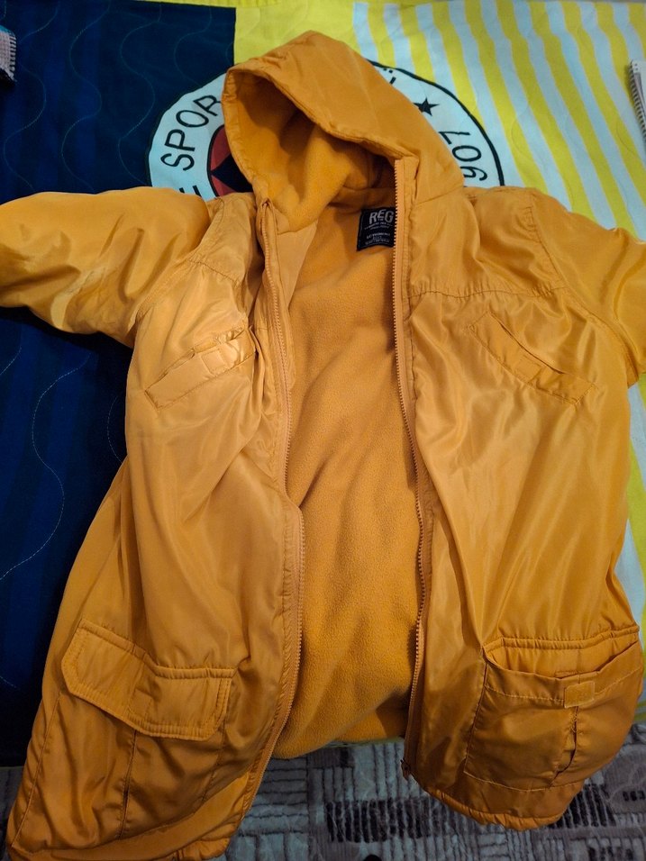 Parlak Sarı Erkek Çocuk Kapüşonlu Yağmurluk - Görsel 2