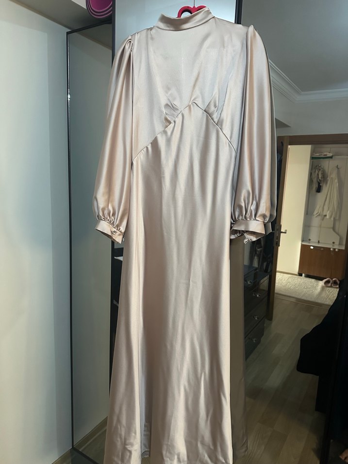 Bej Uzun Drapeli Kadın Elbise - Görsel 2