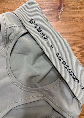 Kolsuz Yüksek Yakalı Bej Kadın Atlet - Görsel 3