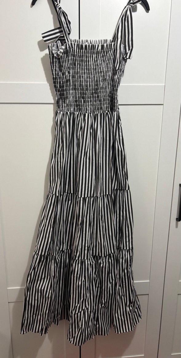 Siyah Beyaz Çizgili Uzun Askılı Elbise - Görsel 2