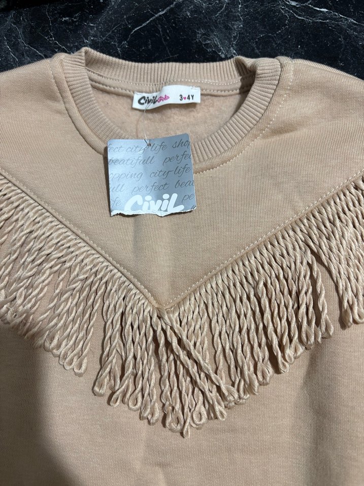 Püsküllü Kız Sweatshirt - Görsel 2