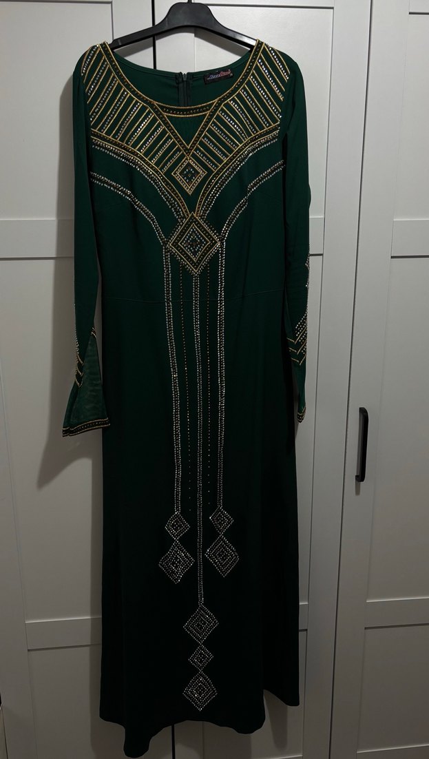 Boncuk İşlemeli Yeşil Uzun Elbise - Görsel 3