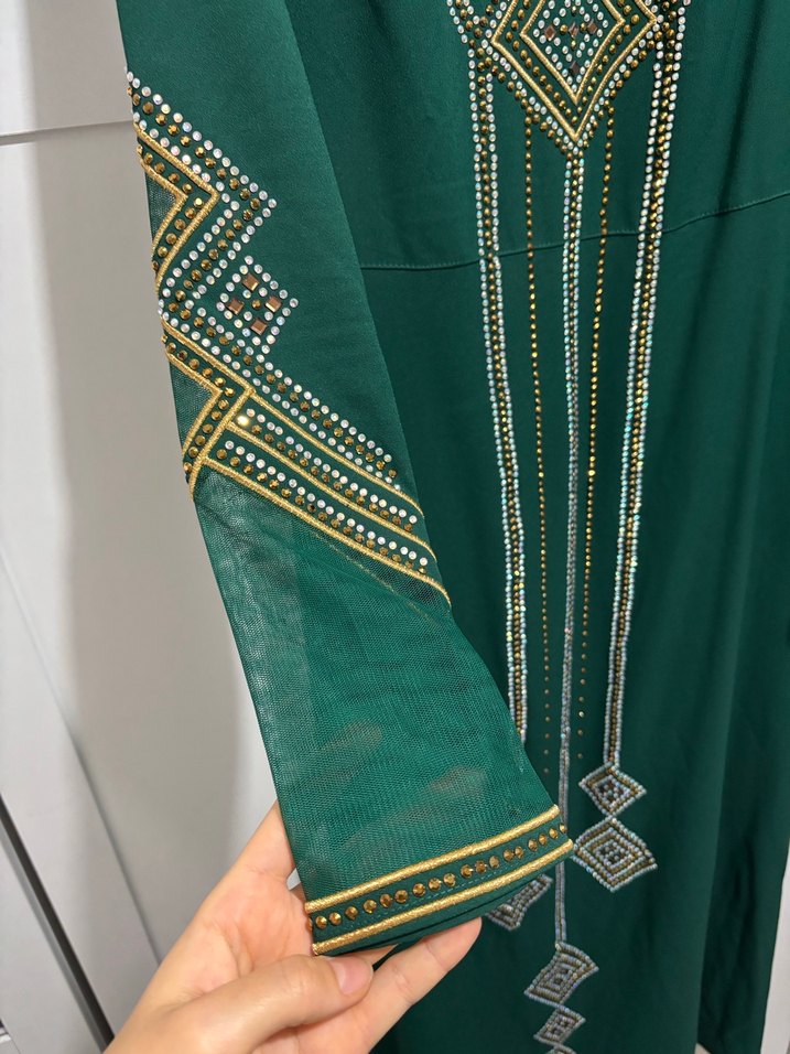 Boncuk İşlemeli Yeşil Uzun Elbise - Görsel 2