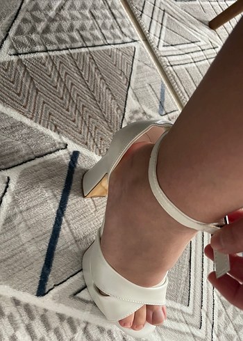 Beyaz Dolgu Topuklu Kadın Abiye Ayakkabı - Görsel 4
