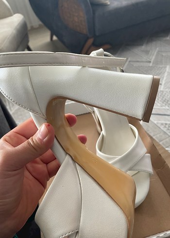 Beyaz Dolgu Topuklu Kadın Abiye Ayakkabı - Görsel 7