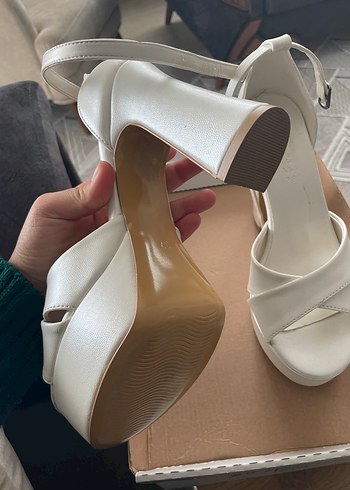 Beyaz Dolgu Topuklu Kadın Abiye Ayakkabı - Görsel 2