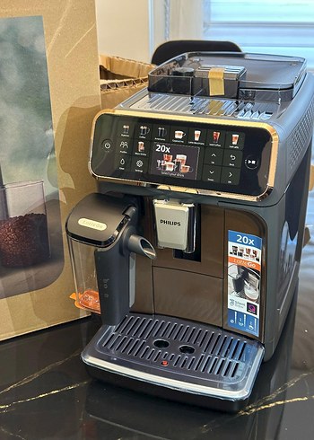 PHİLİPS 5500 TAM OTOMATİK ESPRESSO KAHVE MAKİNESİ - Görsel 2