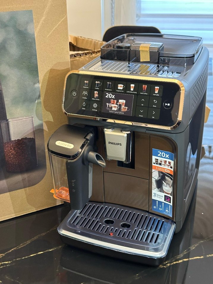 PHİLİPS 5500 TAM OTOMATİK ESPRESSO KAHVE MAKİNESİ - Görsel 2