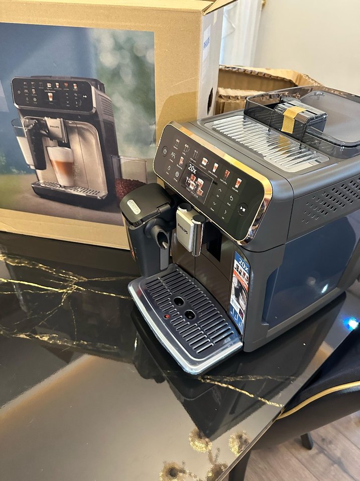 PHİLİPS 5500 TAM OTOMATİK ESPRESSO KAHVE MAKİNESİ - Görsel 5