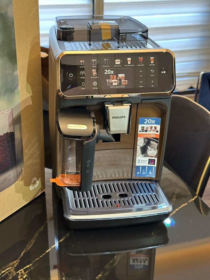 PHİLİPS 5500 TAM OTOMATİK ESPRESSO KAHVE MAKİNESİ - Görsel 3