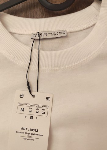 Kadın Beyaz Pamuklu Kısa Kollu Tişört - Görsel 3