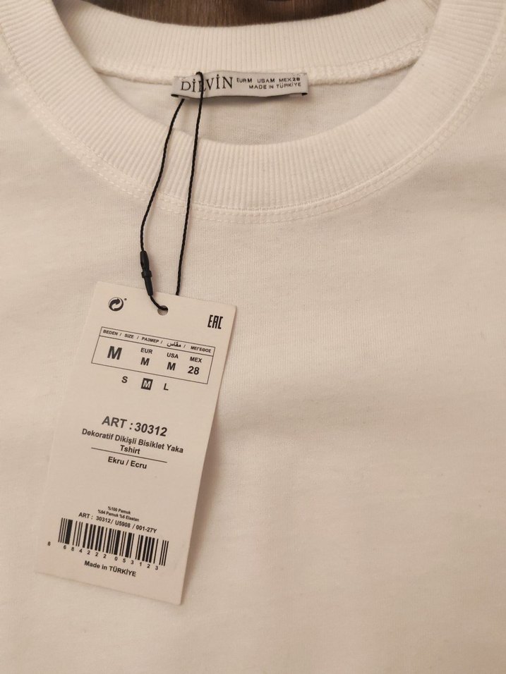 Kadın Beyaz Pamuklu Kısa Kollu Tişört - Görsel 2