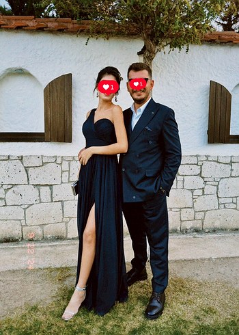 Tek omuz uzun, yırtmaçlı lacivert elbise abiye - Görsel 3