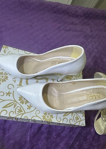 Beyaz Parlak Stiletto Topuklu Kadın Ayakkabı - Görsel 4