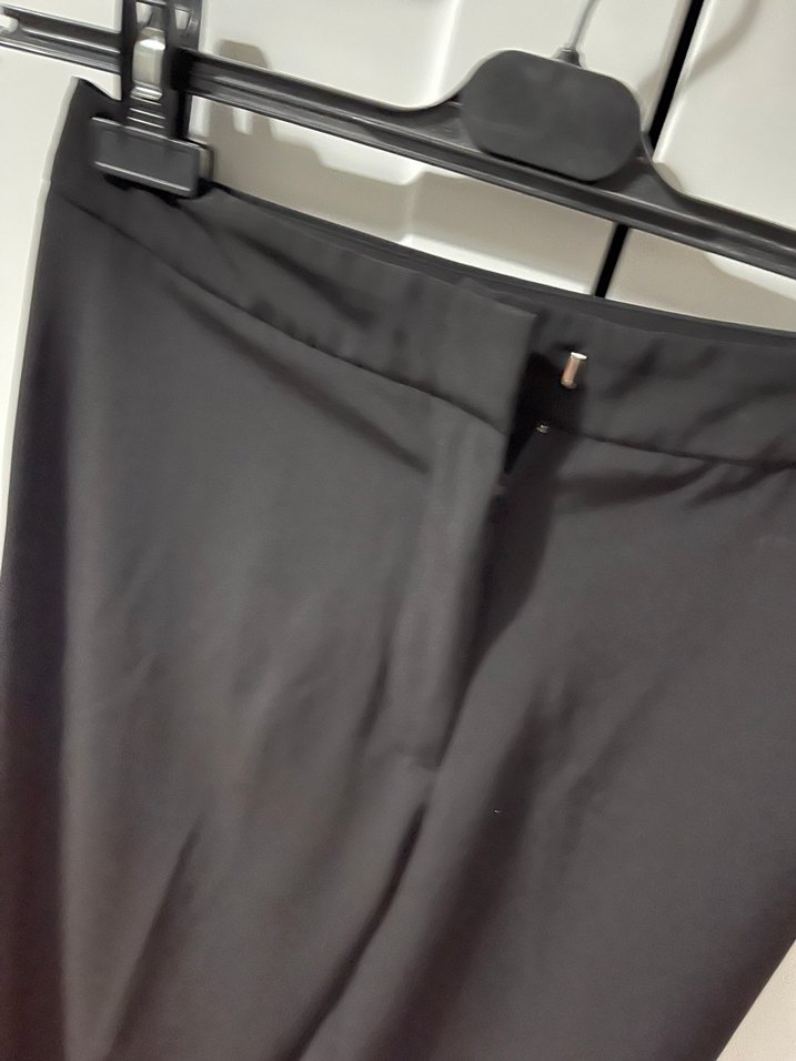 Kadın Siyah Midi Kumaş Pantolon - Görsel 2