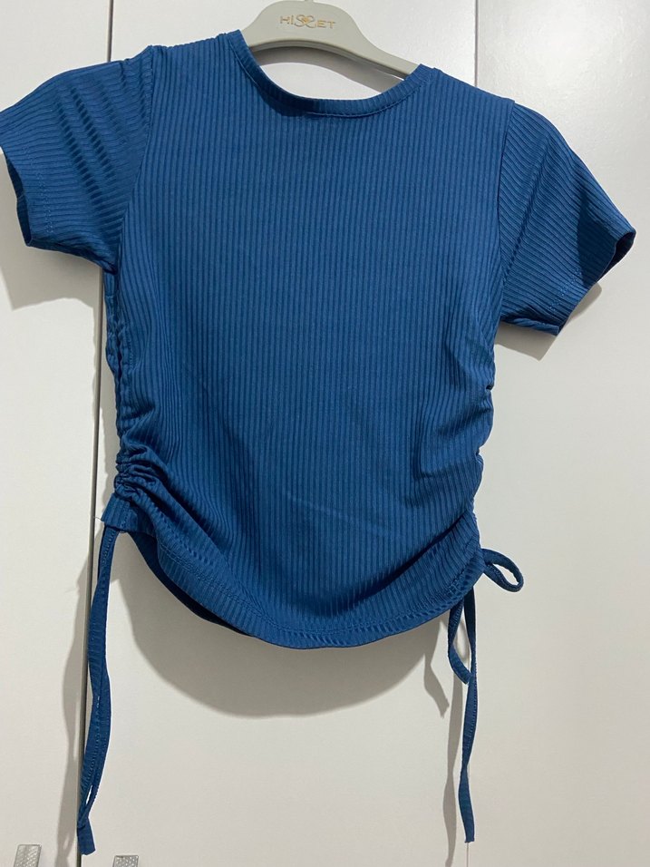 Yan Bağcıklı Lacivert Crop Top - Görsel 2