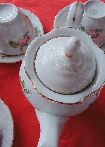 Çiçek Desenli Beyaz Porselen Çay Takımı - Görsel 3