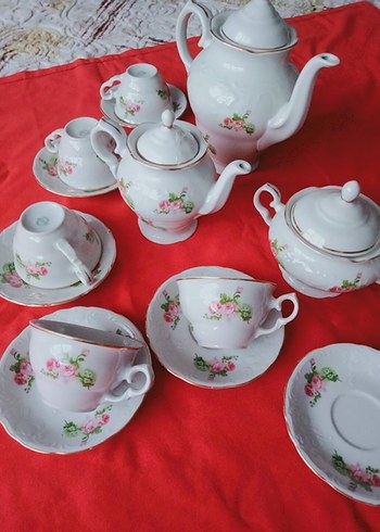 Çiçek Desenli Beyaz Porselen Çay Takımı - Görsel 4