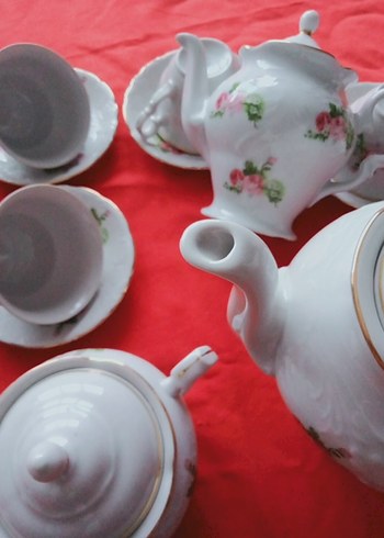 Çiçek Desenli Beyaz Porselen Çay Takımı - Görsel 2