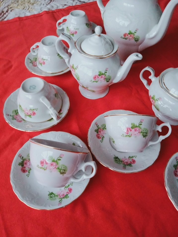 Çiçek Desenli Beyaz Porselen Çay Takımı - Görsel 5